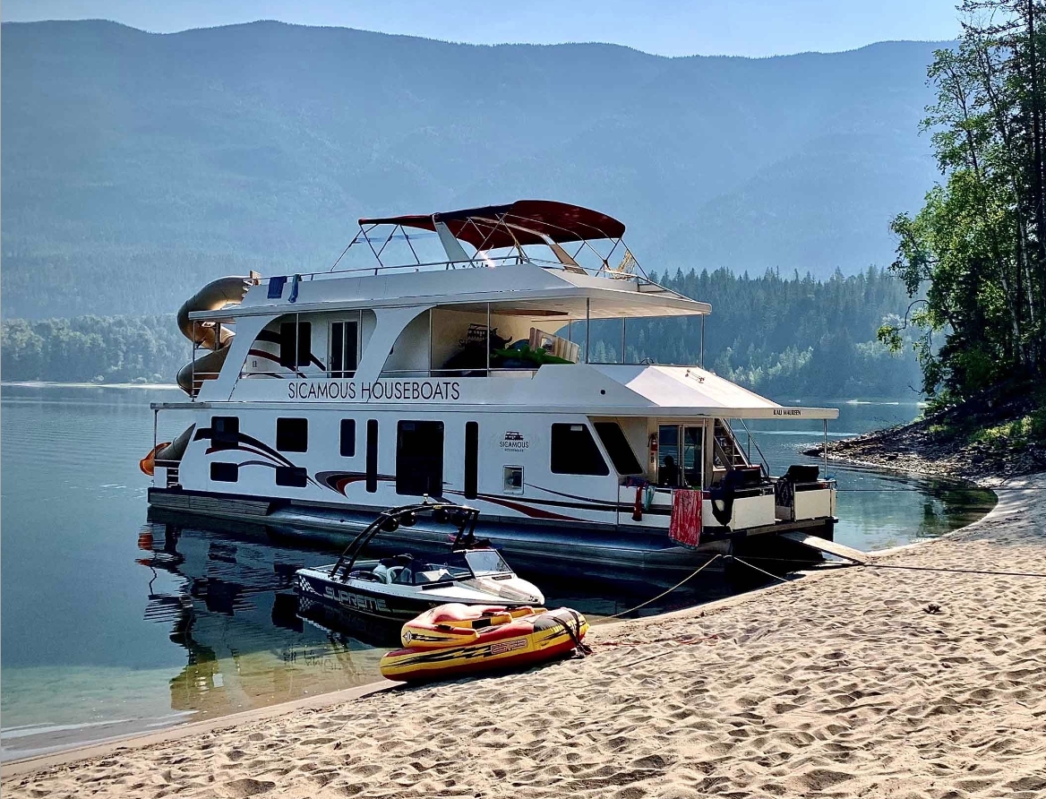 Sicamous Houseboats, Shuswap Lake, British Columbia, review & 2024 rates